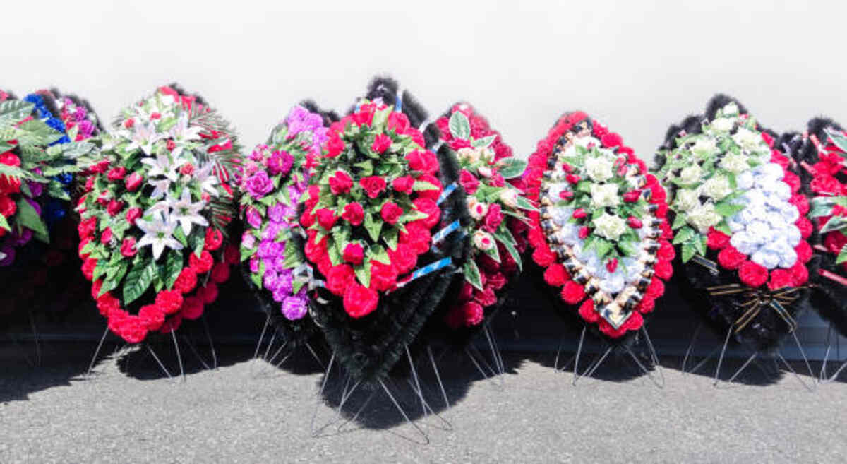 Funeral Flower Wreaths and Bouquets