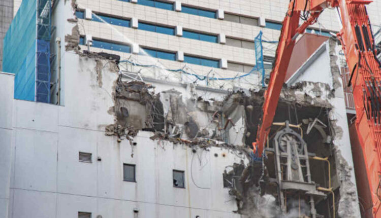 Selecting the best Demolition Contractor for Your Venture